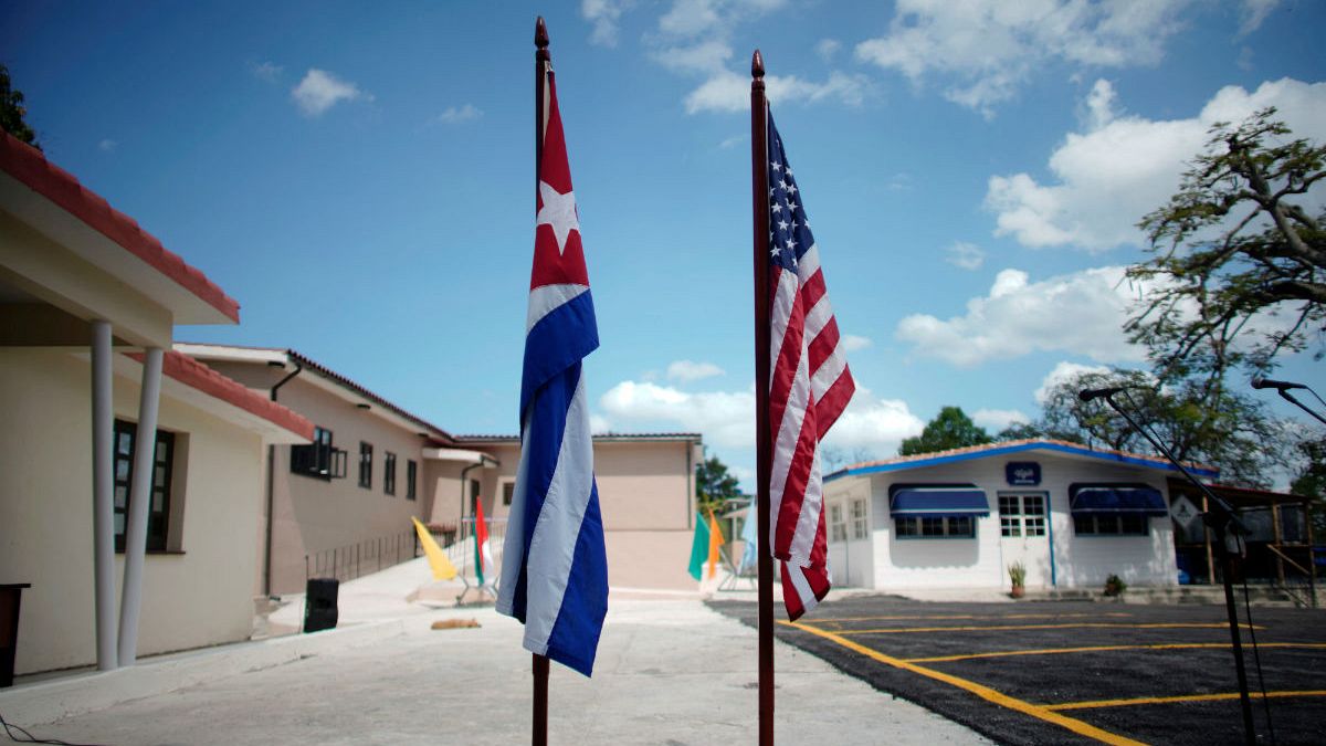 ایالات متحده آمریکا دو دیپلمات کوبایی را اخراج کرد