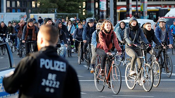 Német környezetvédők felvonulása Berlinben 2019. szeptember 20-án Német környezetvédők felvonulása Berlinben 2019. szeptember 20-án