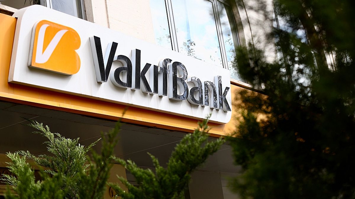 Çin'den Vakıfbank'a 140 milyon dolarlık kredi