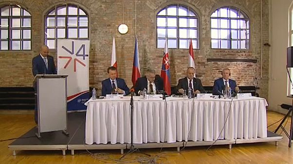 Szorosabbra fűzi a védelmi együttműködést a négy visegrádi ország Szorosabbra fűzi a védelmi együttműködést a négy visegrádi ország