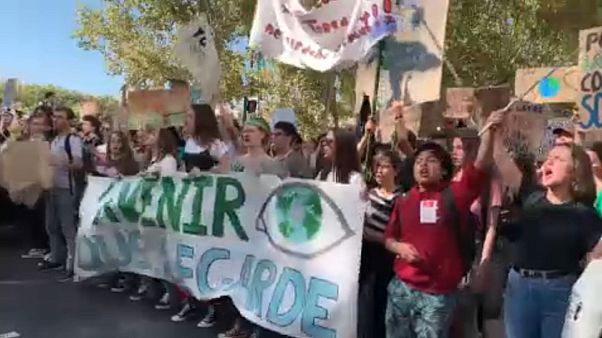 Πορεία κατά της κλιματικής αλλαγής και στη Λυών Πορεία κατά της κλιματικής αλλαγής και στη Λυών