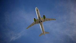 Öt év alatt egyharmadával nőtt az utasszállító repülők szén-dixoid kibocsátása a világban