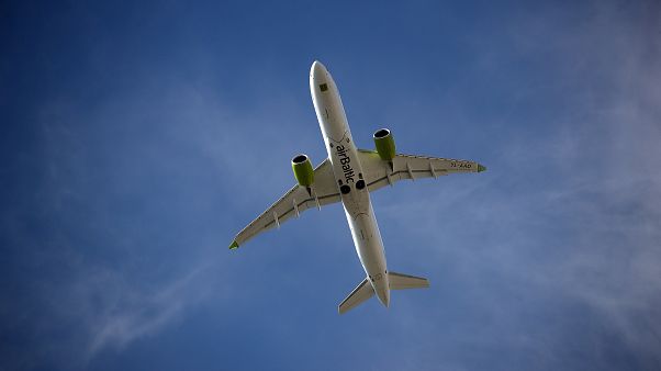 Öt év alatt egyharmadával nőtt az utasszállító repülők szén-dixoid kibocsátása a világban Öt év alatt egyharmadával nőtt az utasszállító repülők szén-dixoid kibocsátása a világban