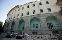Arnavutluk'ta 'son 30 yılın en büyük depremi' meydana geldi