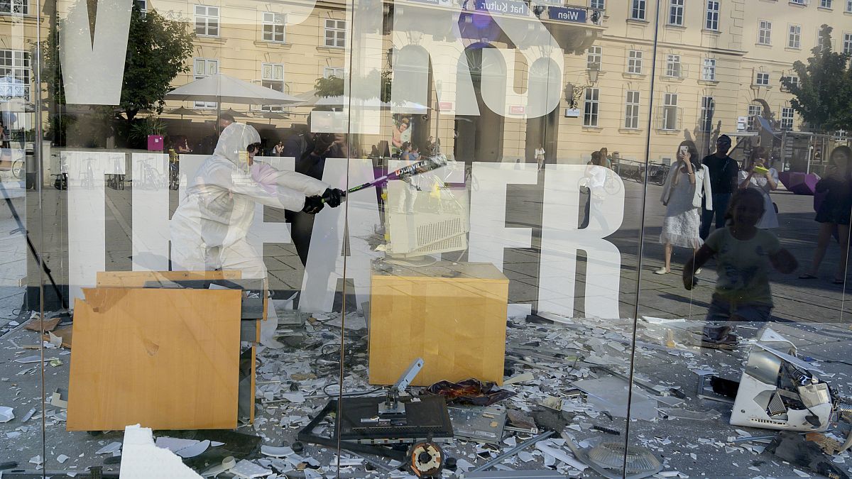 Video: Avusturya'da şehir merkezine kurulan 'öfke odası' ile stresten kurtulmaya çözüm