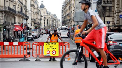 Παρίσι: «Ρεπό» στα αυτοκίνητα για το περιβάλλον