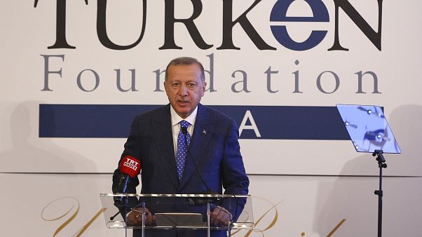 Cumhurbaşkanı Erdoğan: FETÖ'nün ipliğini tüm dünyada pazara çıkarmakta kararlıyız Cumhurbaşkanı Erdoğan: FETÖ'nün ipliğini tüm dünyada pazara çıkarmakta kararlıyız