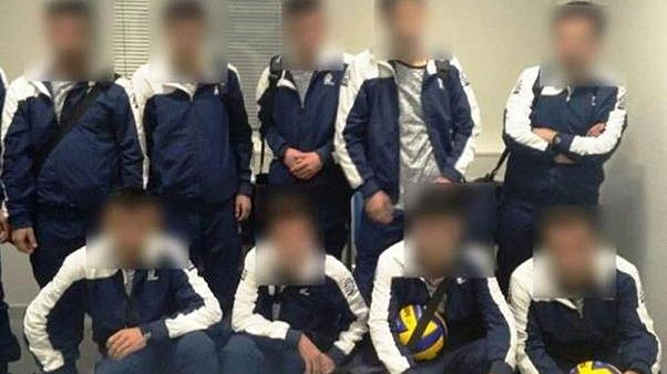 Suriyeli mülteciler Ukraynalı voleybol takımı kıyafetleriyle İsviçre'ye kaçarken yakalandı Suriyeli mülteciler Ukraynalı voleybol takımı kıyafetleriyle İsviçre'ye kaçarken yakalandı
