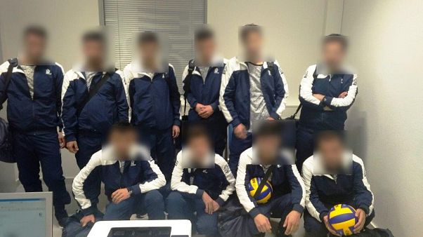 Πως η ΕΛ.ΑΣ. συνέλαβε τους Σύρους που παρίσταναν ομάδα βόλεϊ Πως η ΕΛ.ΑΣ. συνέλαβε τους Σύρους που παρίσταναν ομάδα βόλεϊ