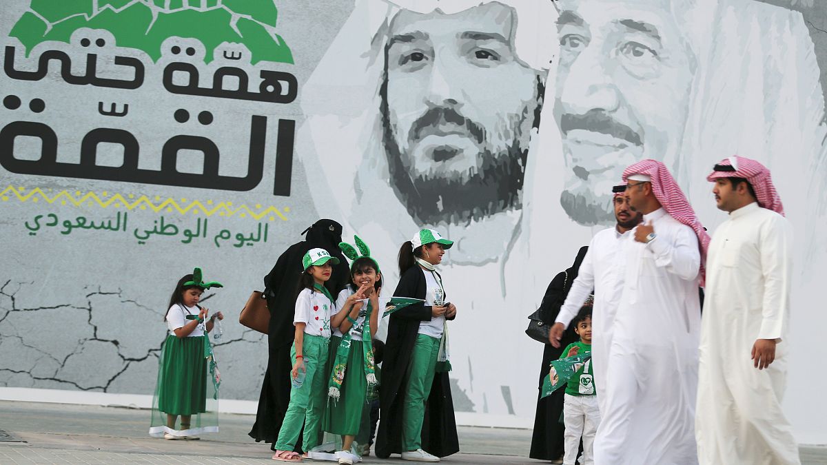 فيديو: السعوديون يحتفلون باليوم الوطني ويعبرون عن ثقتهم في مواجهة التحديات