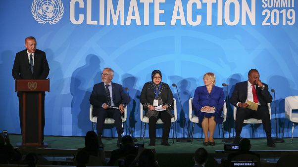 Türkiye Cumhurbaşkanı Recep Tayyip Erdoğan, New York’ta düzenlenen BM İklim Zirvesi’ne katılarak konuşma yaptı. Türkiye Cumhurbaşkanı Recep Tayyip Erdoğan, New York’ta düzenlenen BM İklim Zirvesi’ne katılarak konuşma yaptı.