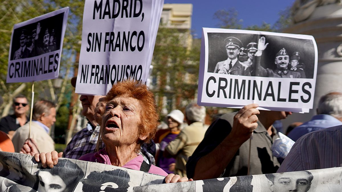 Eski İspanya diktatörü Franco'nun kabri anıt mezardan taşınacak