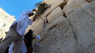 ویدیو؛ پاک‌سازی دیوار ندبه پیش از سال نو یهودی