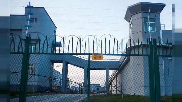 Doğu Türkistan'ın Dabançenk bölgesinde bir toplama kampı Doğu Türkistan'ın Dabançenk bölgesinde bir toplama kampı