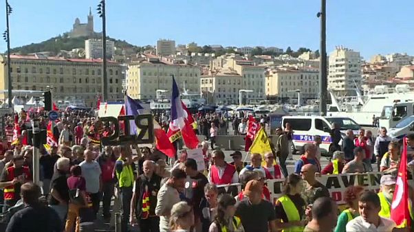 France : plus de 10 000 manifestants réunis contre la réforme des retraites France : plus de 10 000 manifestants réunis contre la réforme des retraites