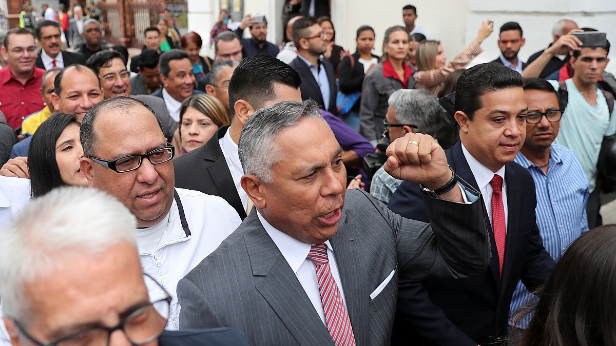 Los diputados chavistas regresan al Parlamento de Venezuela