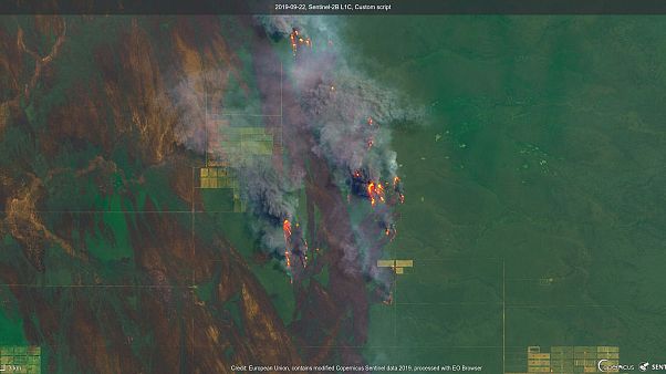 Uno de los incendios que afecta a la región Uno de los incendios que afecta a la región
