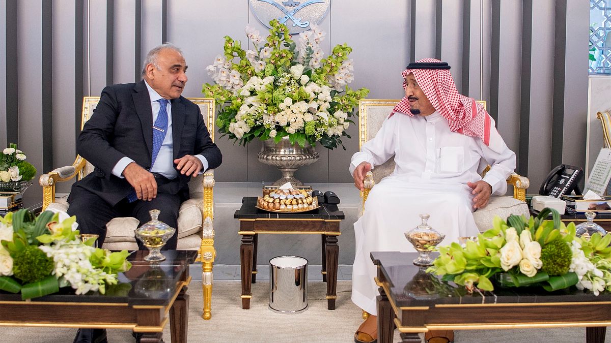رئيس الوزراء العراقي يغادر السعودية بعد محادثات مع الملك سلمان وولي عهده تركزت حول هجمات أرامكو