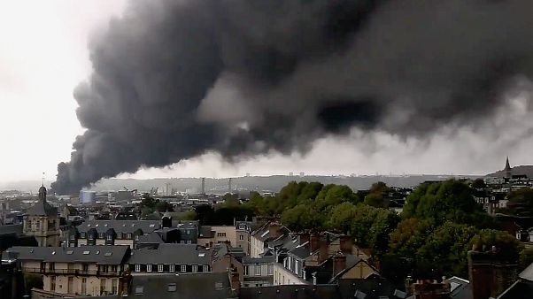 Brand in Chemiefabrik in Rouen hat schwerwiegende Folgen Brand in Chemiefabrik in Rouen hat schwerwiegende Folgen