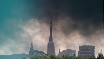 NO COMMENT | Gran incendio en una fábrica francesa