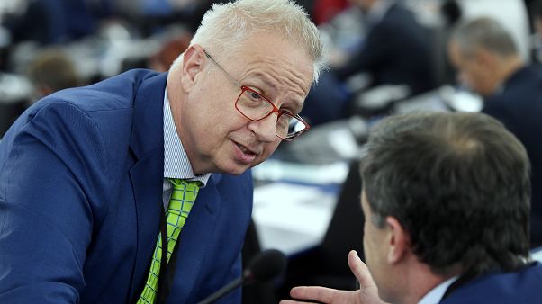 Valószínűleg új jelöltet kell állítani Trócsányi helyett Valószínűleg új jelöltet kell állítani Trócsányi helyett