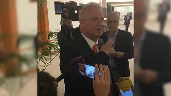 Dois comissários-designados bloqueados pelos eurodeputados Dois comissários-designados bloqueados pelos eurodeputados