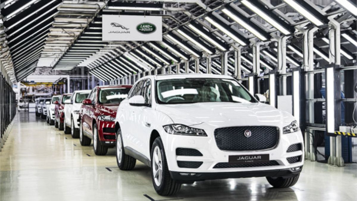 İngiltere'nin en büyük yerli otomobil üreticisi Jaguar, Brexit nedeniyle üretimini askıya alıyor