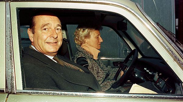 Macron: Jacques Chirac "protegeu a França do ódio" Macron: Jacques Chirac "protegeu a França do ódio"