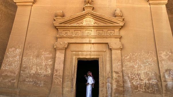 Suudi Arabistan petrole bağımlılığını azaltmak için turizme yöneldi, vize rejimi değişiyor Suudi Arabistan petrole bağımlılığını azaltmak için turizme yöneldi, vize rejimi değişiyor
