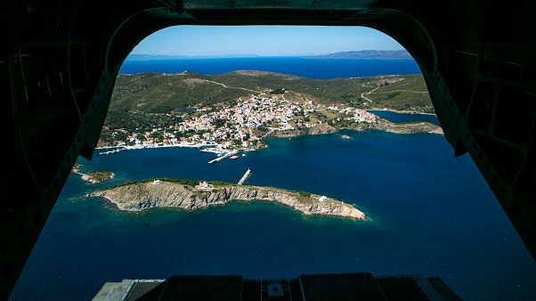 Grecia, migranti: morti e dispersi al largo dell'isola di Oinousses Grecia, migranti: morti e dispersi al largo dell'isola di Oinousses