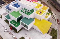 گلچین ویدئوهای بدون شرح هفته؛ از اتومبیل‌رانی در اردن تا سازه‌های لگو در دانمارک