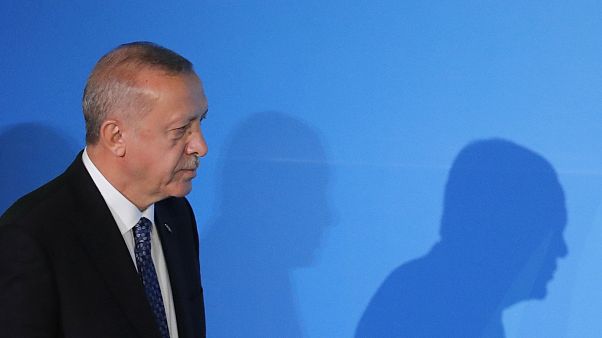 Reuters: Erdoğan'ın partisinde üye sayısı giderek azalırken, muhalifler artıyor; güç kaybı sürecek Reuters: Erdoğan'ın partisinde üye sayısı giderek azalırken, muhalifler artıyor; güç kaybı sürecek