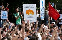 راهپیمایی دانش‌آموزان در لوزان سوئیس در اعتراض به تغییرات آب و هوایی