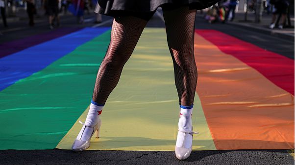 Katar 2022: LGBTİ+ bireyler ülkenin 'adetlerine' uymak şartıyla Dünya Kupası'na buyursunlar Katar 2022: LGBTİ+ bireyler ülkenin 'adetlerine' uymak şartıyla Dünya Kupası'na buyursunlar