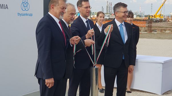 Megkezdődött a MOL gigaberuházása Megkezdődött a MOL gigaberuházása