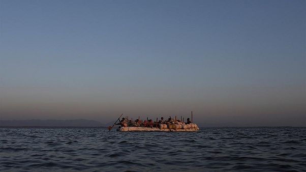 Yunanistan'a geçmeye çalışan Türk vatandaşı 2 kadın, 5 çocuk Ege'de boğuldu; 12 kişi kurtarıldı Yunanistan'a geçmeye çalışan Türk vatandaşı 2 kadın, 5 çocuk Ege'de boğuldu; 12 kişi kurtarıldı