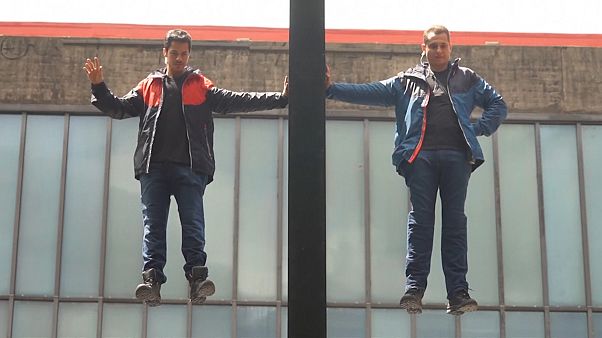 4 Stunden lang: Männer "schweben" über São Paulo 4 Stunden lang: Männer "schweben" über São Paulo