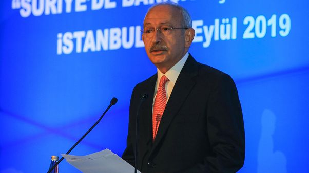 CHP Genel Başkanı Kemal Kılıçdaroğlu, CHP tarafından "Suriye'de Barışa Açılan Kapı" teması ile gerçekleştirilen Uluslararası Suriye Konferansı'nın açış konuşmasını yaptı CHP Genel Başkanı Kemal Kılıçdaroğlu, CHP tarafından "Suriye'de Barışa Açılan Kapı" teması ile gerçekleştirilen Uluslararası Suriye Konferansı'nın açış konuşmasını yaptı