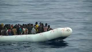Перевернулись лодки с мигрантами