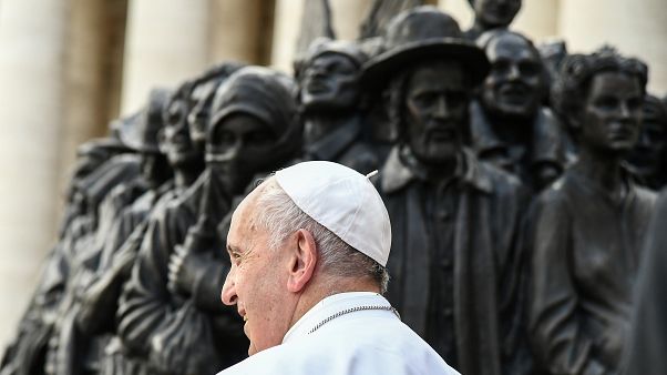 Pope Francis: Don't sell weapons and turn away refugees fleeing wars Pope Francis: Don't sell weapons and turn away refugees fleeing wars