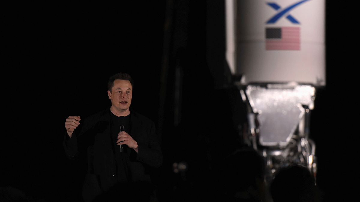 Elon Musk Mars'a insan taşıyacak yeni uzay aracı Starship'i tanıttı