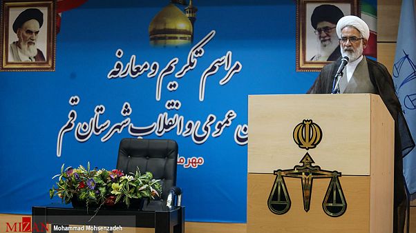 دادستان کل کشور: چرا فیفا ما را ملزم به حضور زنان در ورزشگاهها میکند دادستان کل کشور: چرا فیفا ما را ملزم به حضور زنان در ورزشگاهها میکند