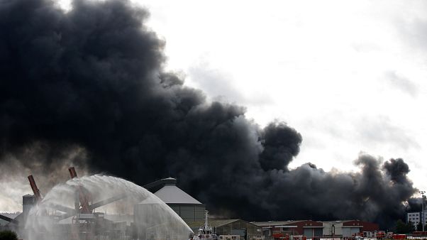 Incendie de l'usine chimique de Rouen : quels risques pour la population ? Incendie de l'usine chimique de Rouen : quels risques pour la population ?