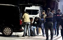 İzmir'de polis 1 ton uyuşturucu ele geçirdi