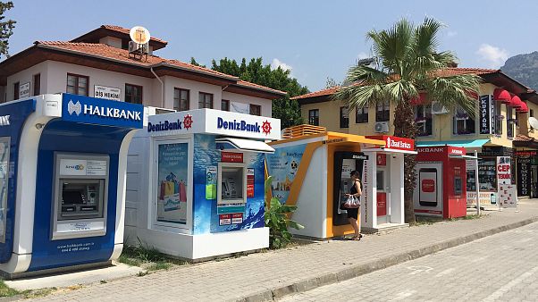 Kamu bankaları eski kredileri daha düşük faizle yeniliyor Kamu bankaları eski kredileri daha düşük faizle yeniliyor