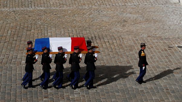 Fransızlar Chirac’ı son yolculuğuna uğurluyor: Dünya liderleri Paris’te buluştu Fransızlar Chirac’ı son yolculuğuna uğurluyor: Dünya liderleri Paris’te buluştu