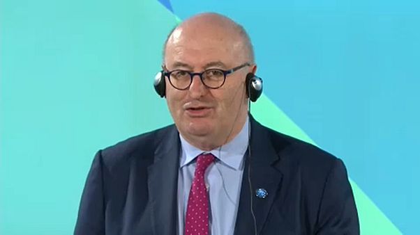 Слушания еврокомиссаров: Фил Хоган Слушания еврокомиссаров: Фил Хоган