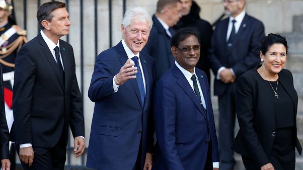 Putin und Clinton: Wer war bei der Trauerfeier für Chirac? Putin und Clinton: Wer war bei der Trauerfeier für Chirac?
