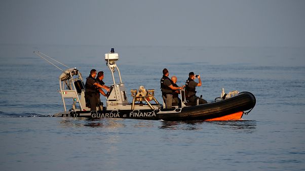 Altı AB ülkesi "İkincil göç" sorununu çözmek için sınır kontrollerini yeniden başlattı Altı AB ülkesi "İkincil göç" sorununu çözmek için sınır kontrollerini yeniden başlattı