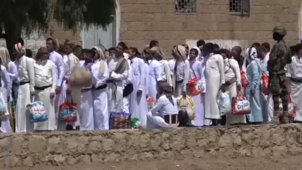 Foglyok százait engedik el a jemeni húszi lázadók